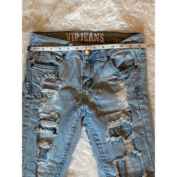 VIP SZ 1/2 Woman’s Jr Light Wash Factory Faded & Distressed Stylish Denim Jeans - Picture 6 of 9